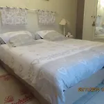 D'hotes Au Temps Des Cerises Bed & Breakfast
