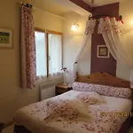 D'hotes Au Temps Des Cerises Bed & Breakfast 3*